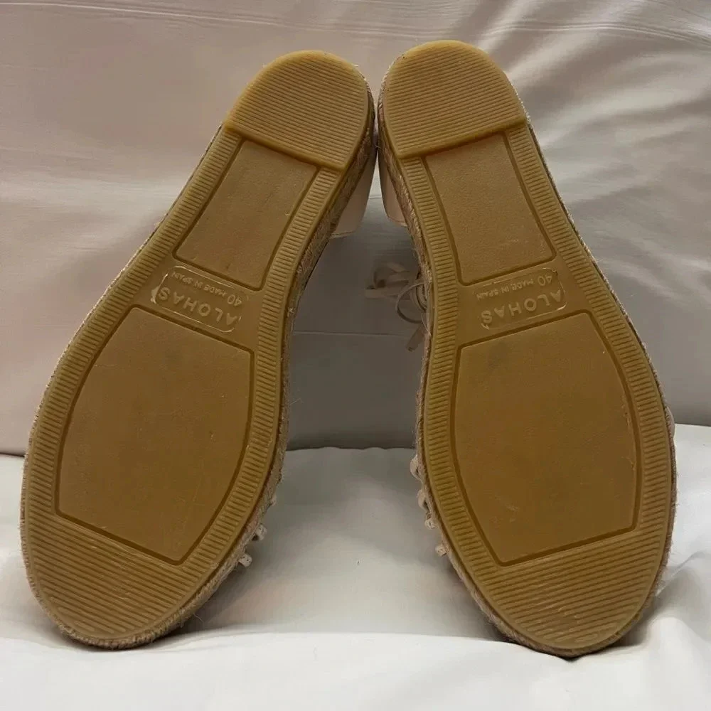 NWOB Alohas Wanderer Espadrille Sandals- White - size 40 U.S size 9.5
